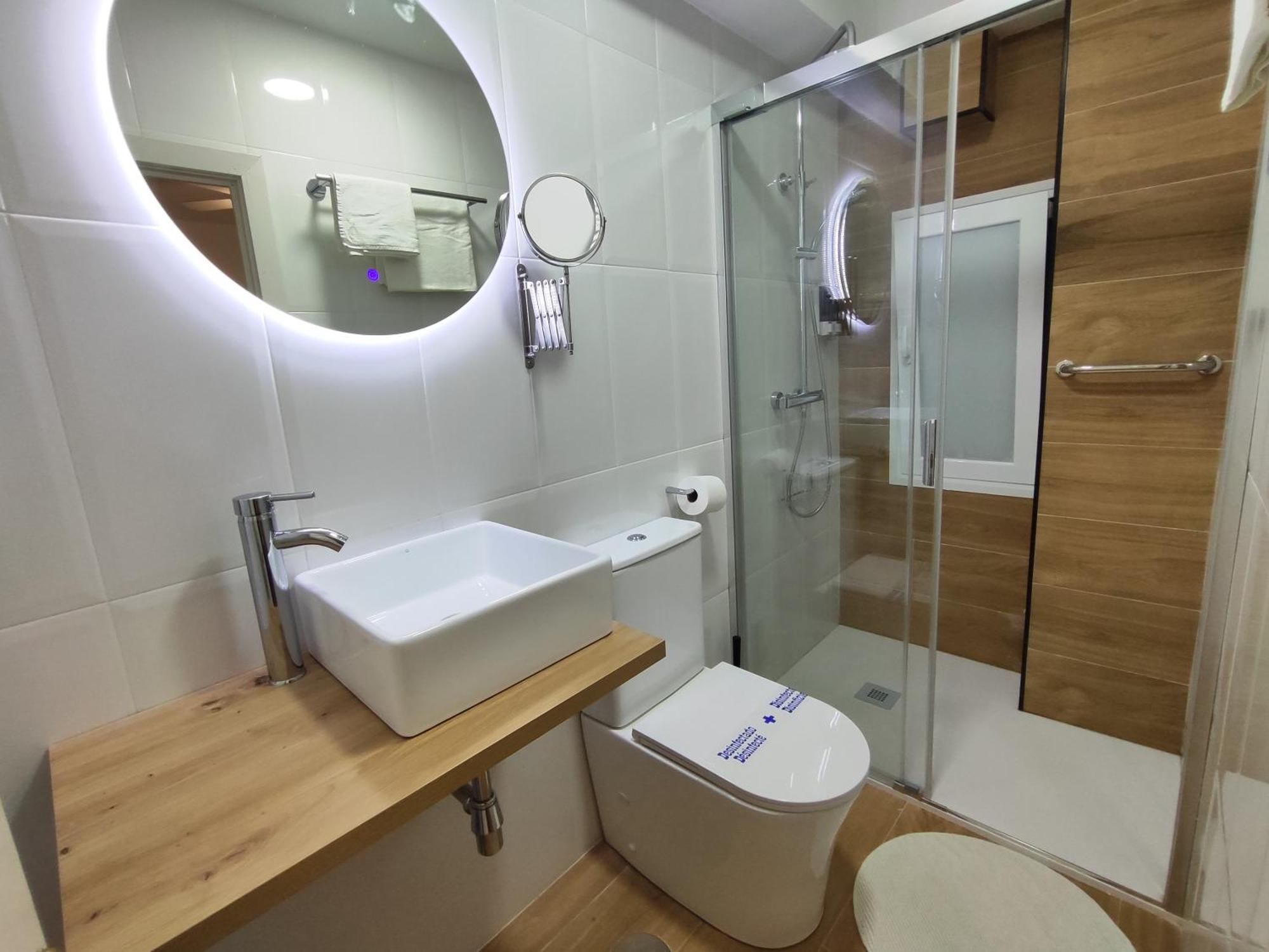Hostal Lucy Santander Ngoại thất bức ảnh