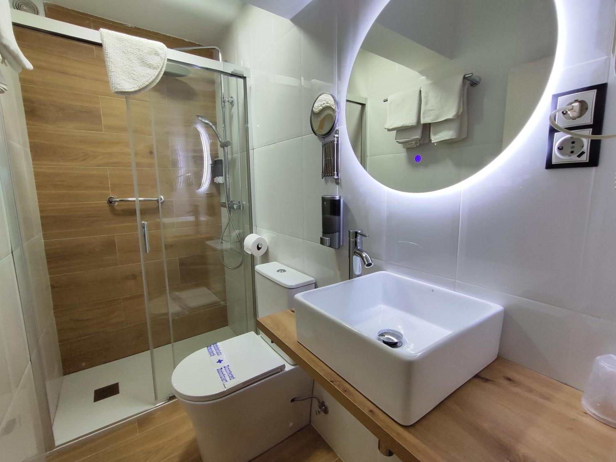 Hostal Lucy Santander Ngoại thất bức ảnh
